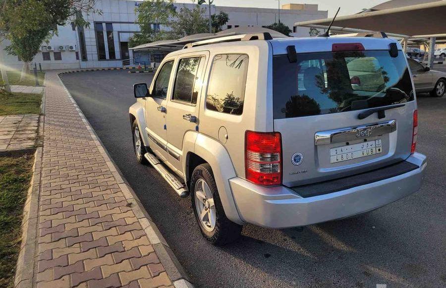 jeep liberty 2012