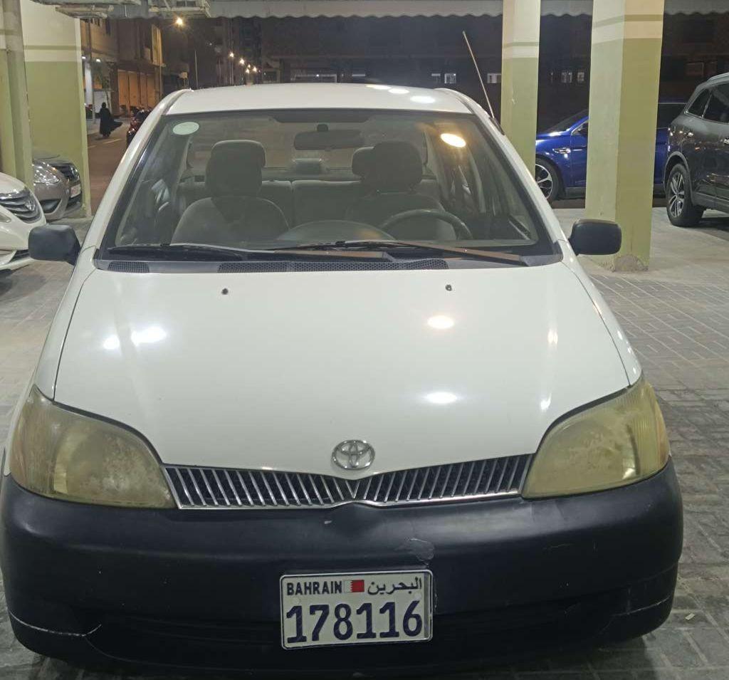 2001 تويوتا اكو