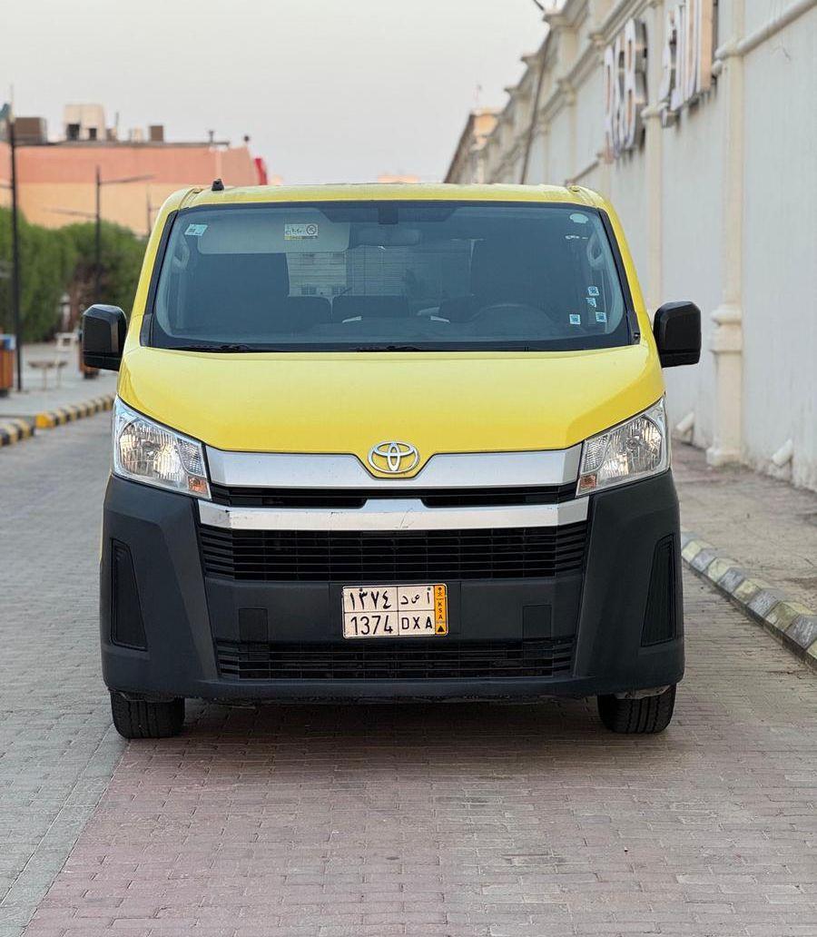 تويوتا باص بضاعه