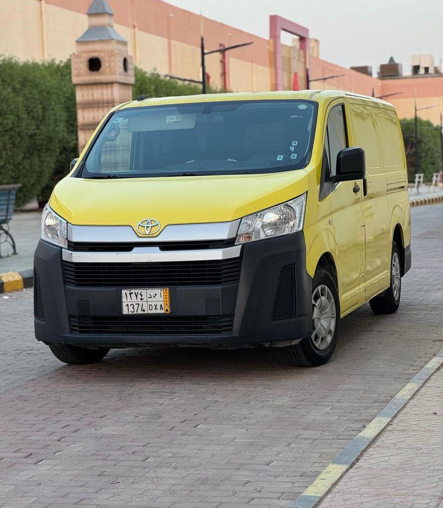 تويوتا باص بضاعه
