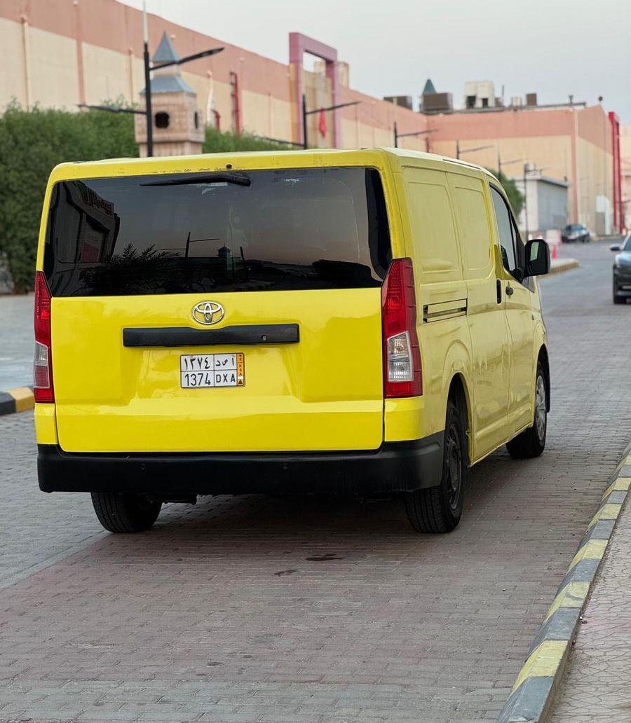 تويوتا باص بضاعه