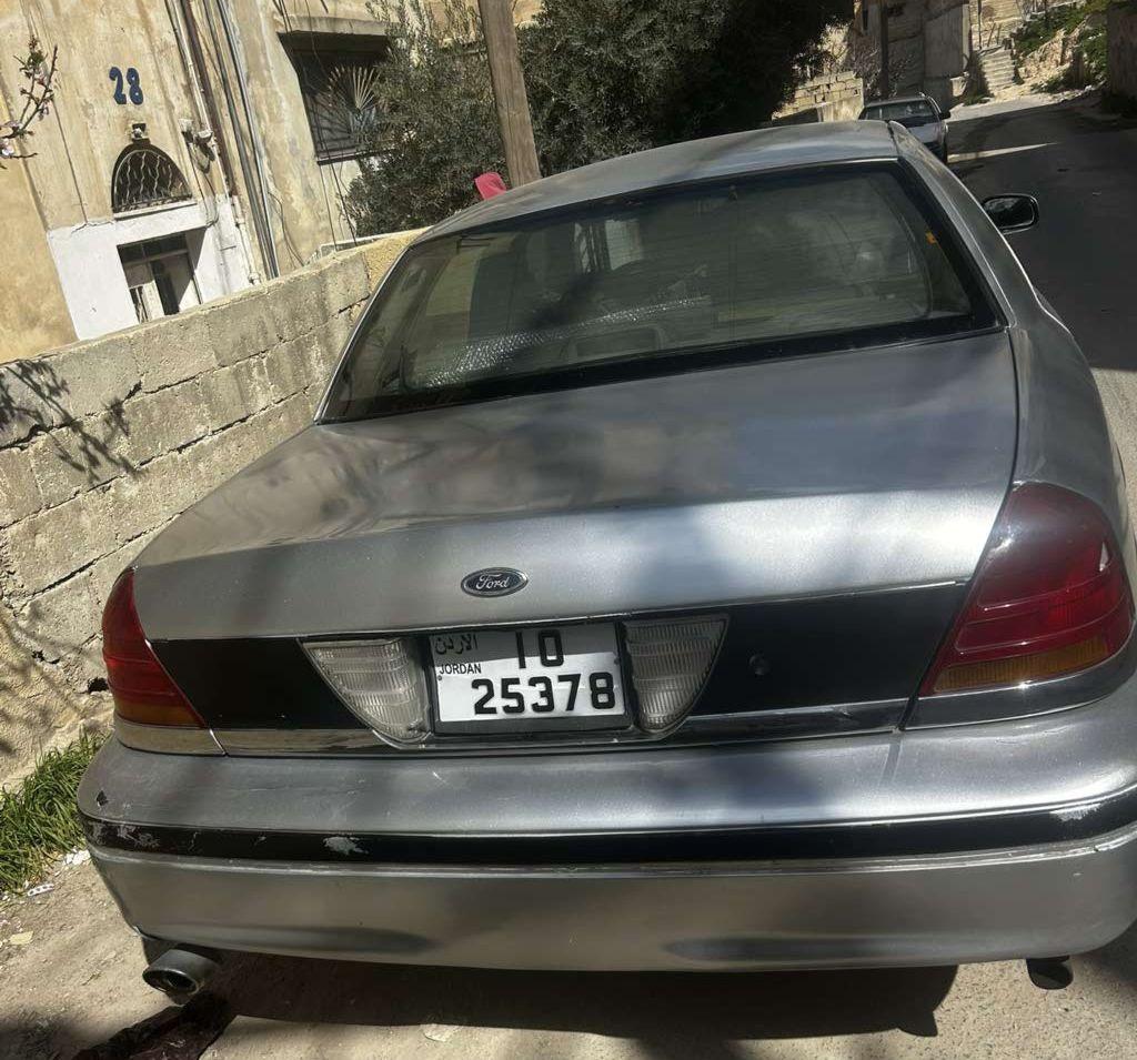 1999, فورد, كراون