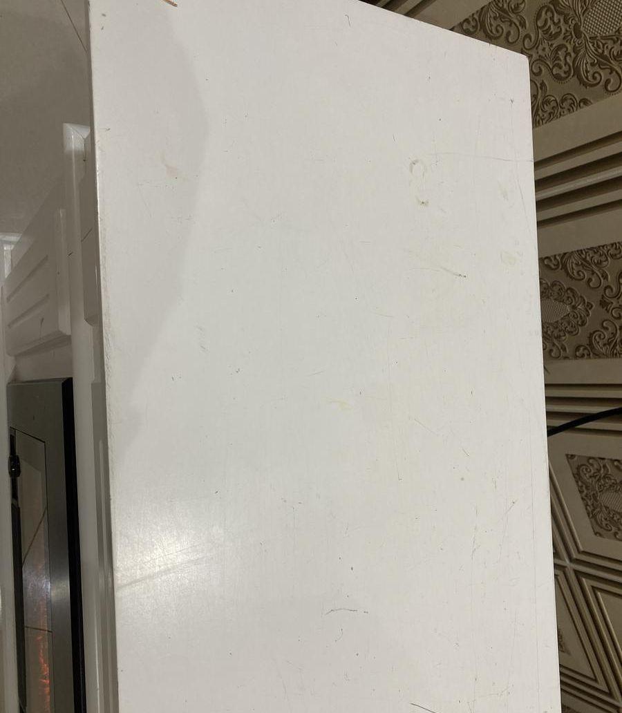 طاولة اثاث