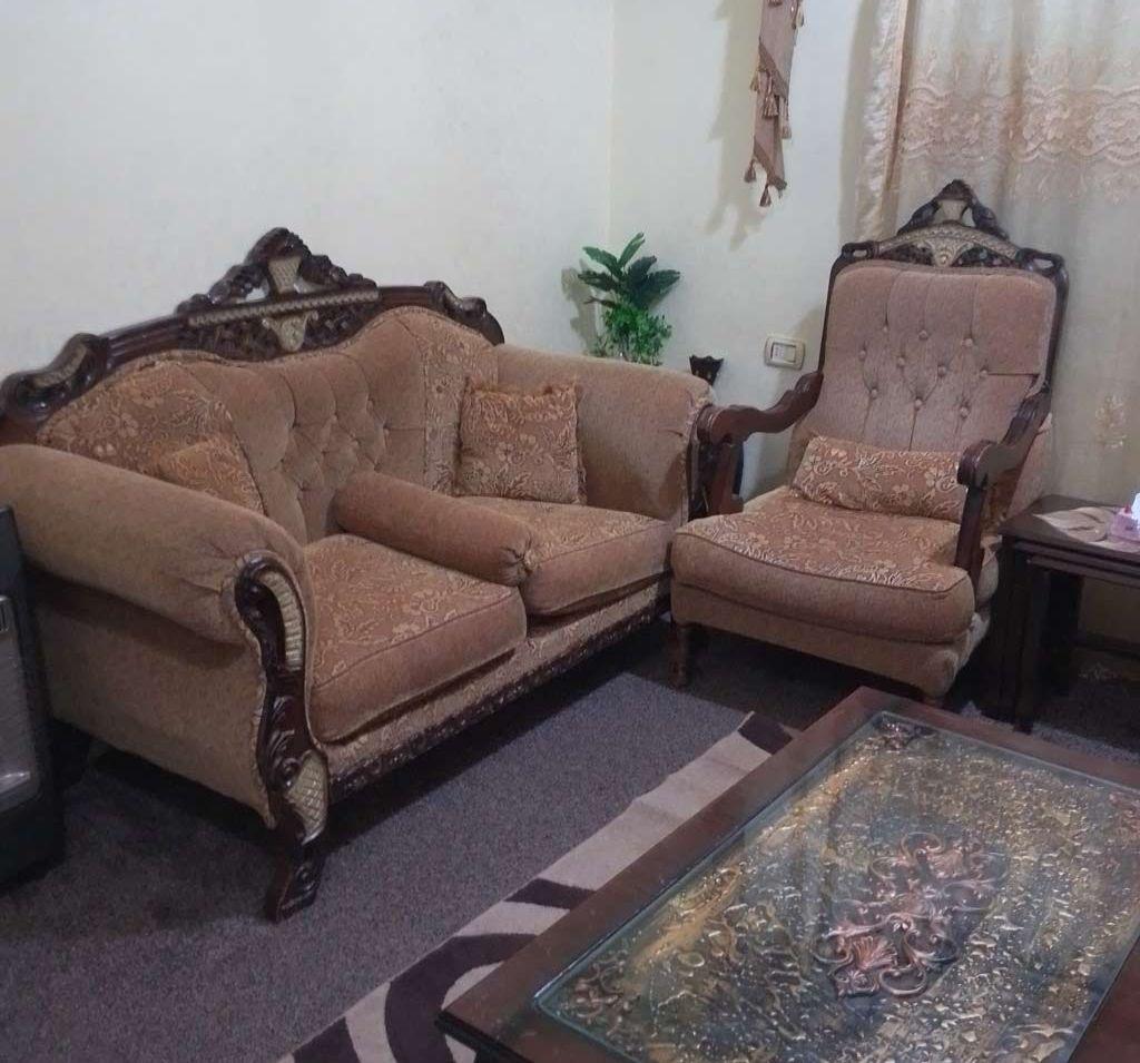 كنب وطقم طاولات