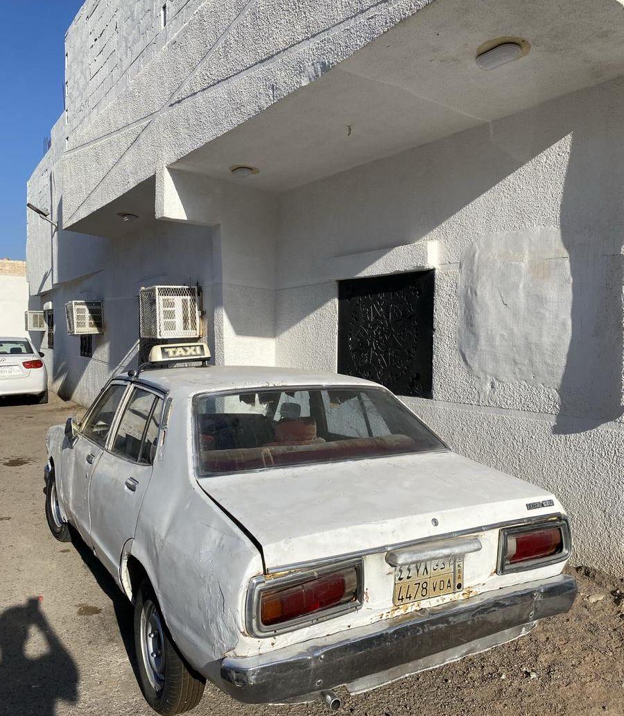 نيسان 1777