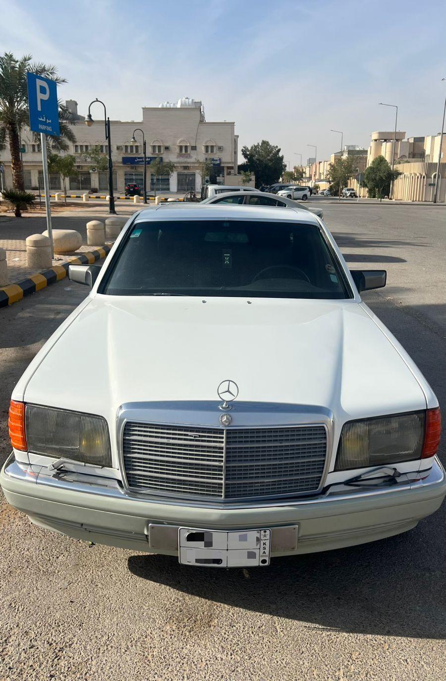 مرسيدس بنز 560SEL