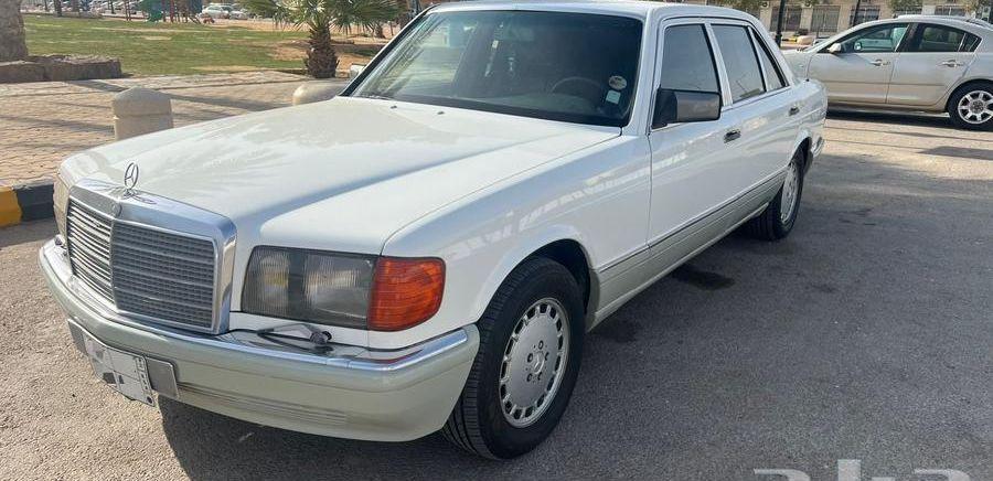 مرسيدس بنز 560SEL