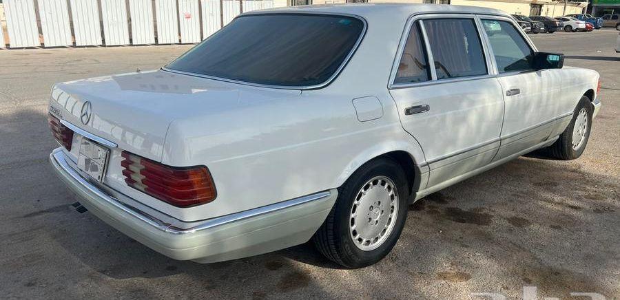 مرسيدس بنز 560SEL