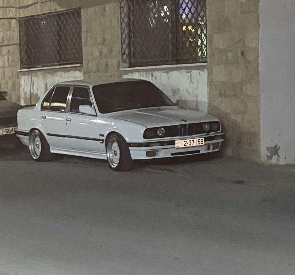 1989, بي ام