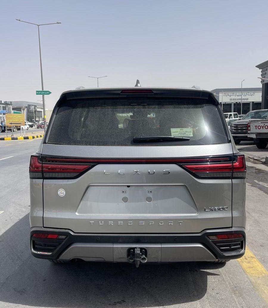 لكزس LX600 BB