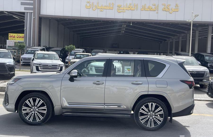 لكزس LX600 BB