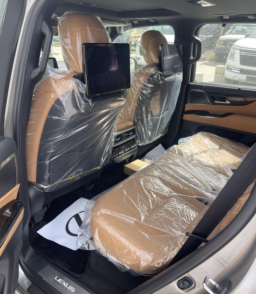 لكزس LX600 BB
