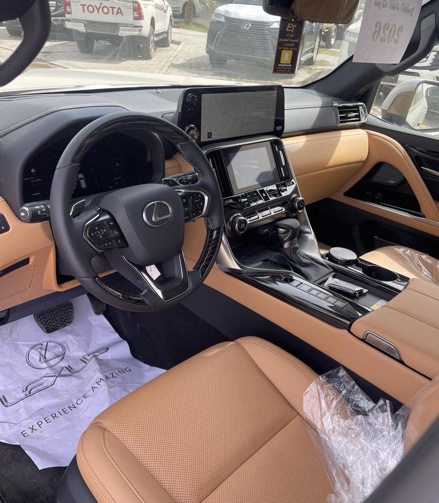 لكزس LX600 BB