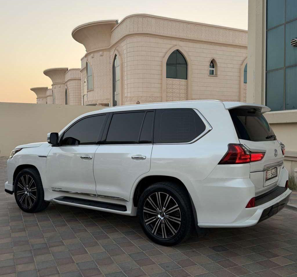 2021 لكزس LX