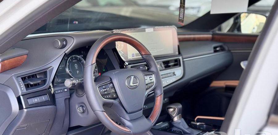 متوفر لكزس ES350