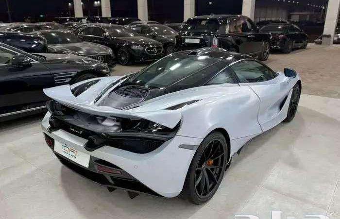 ماكلارين 720s -