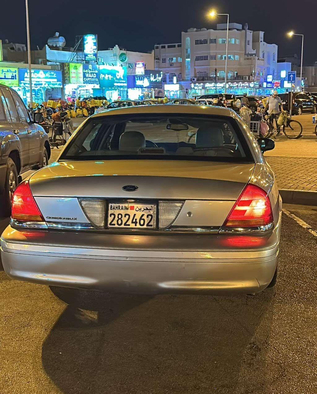 2001 فورد كراون