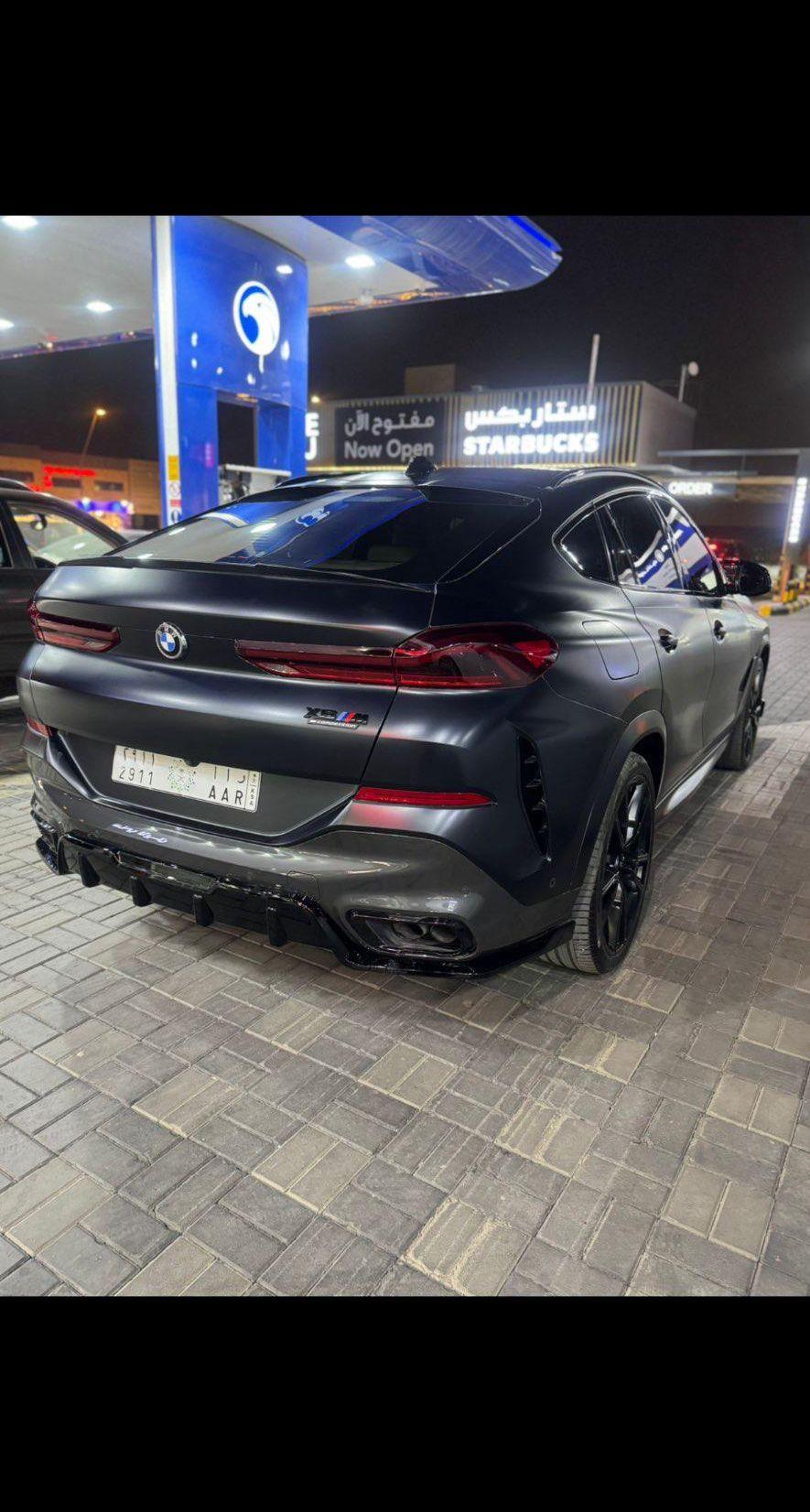 BMW X6 M50i