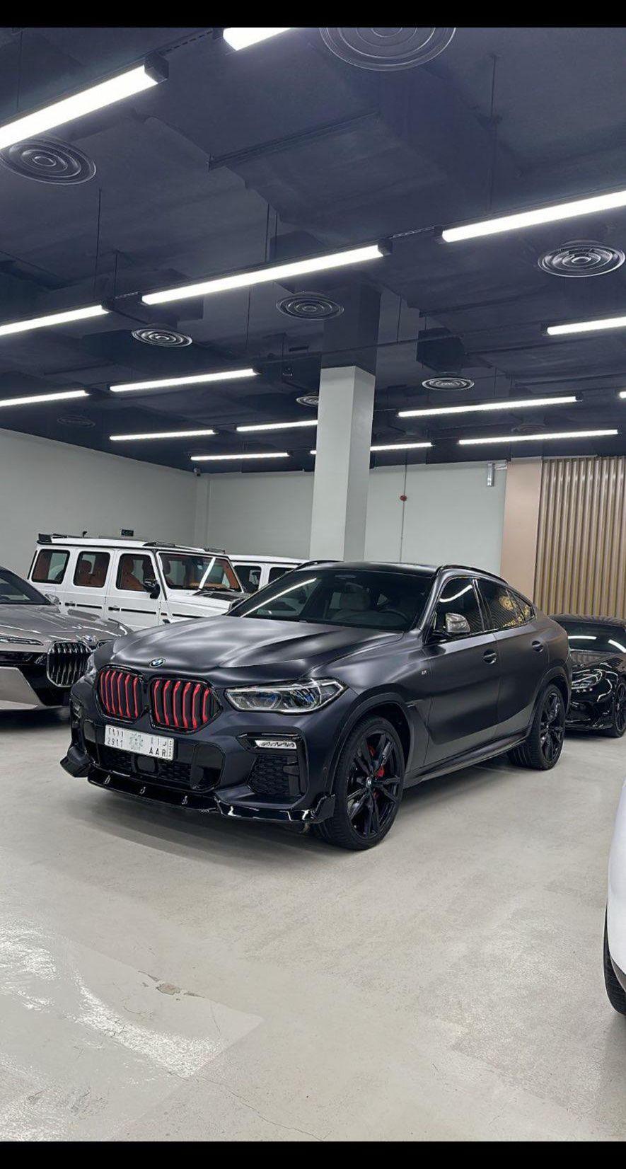 BMW X6 M50i