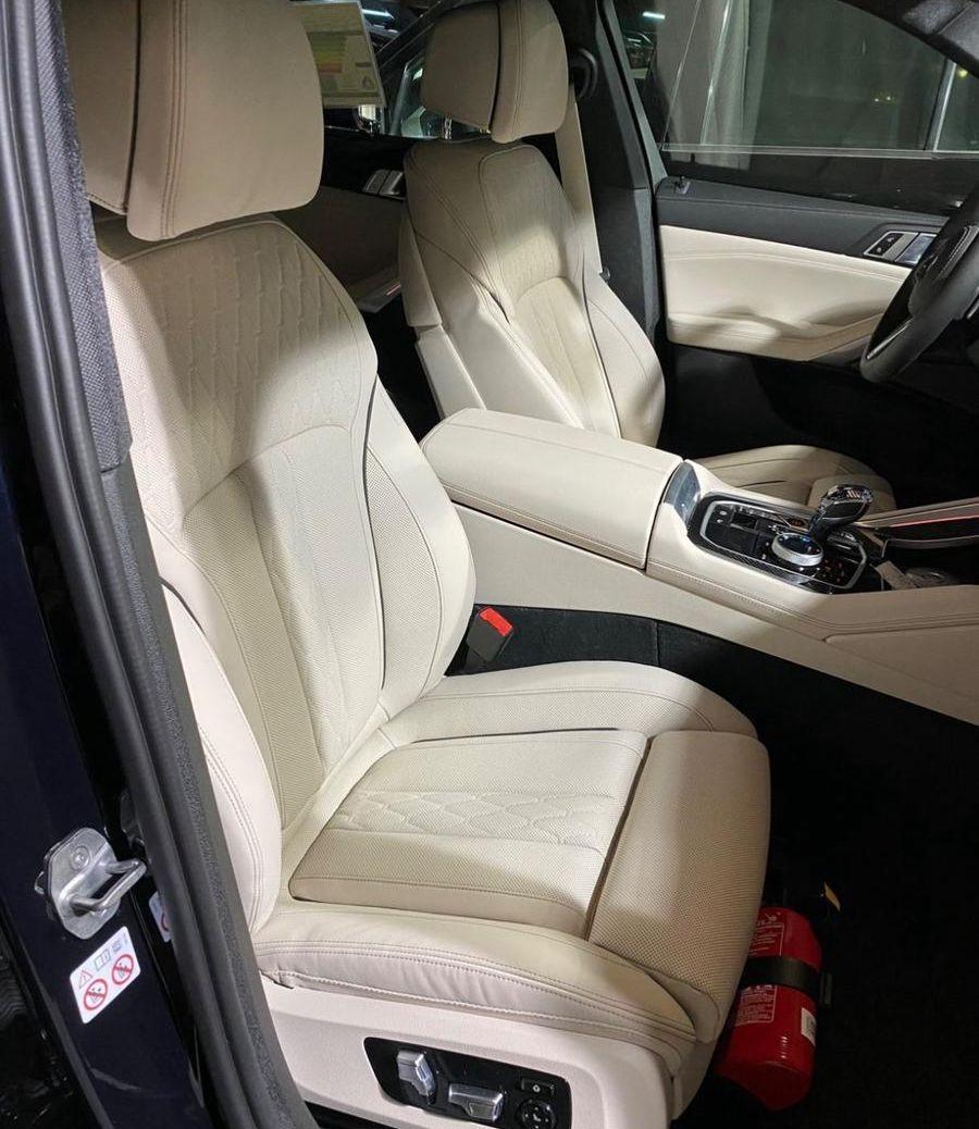 BMW X6 M50i
