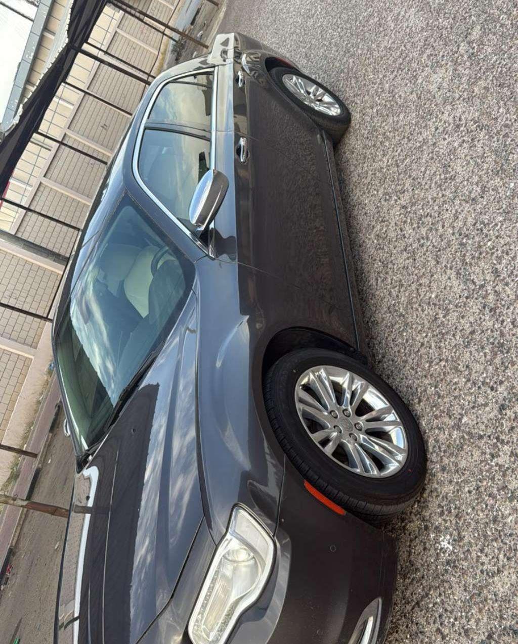 2018 كرايسلر 300