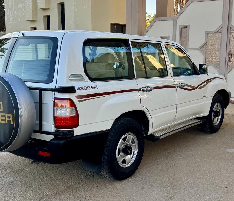 لاندكروزر 2007 (