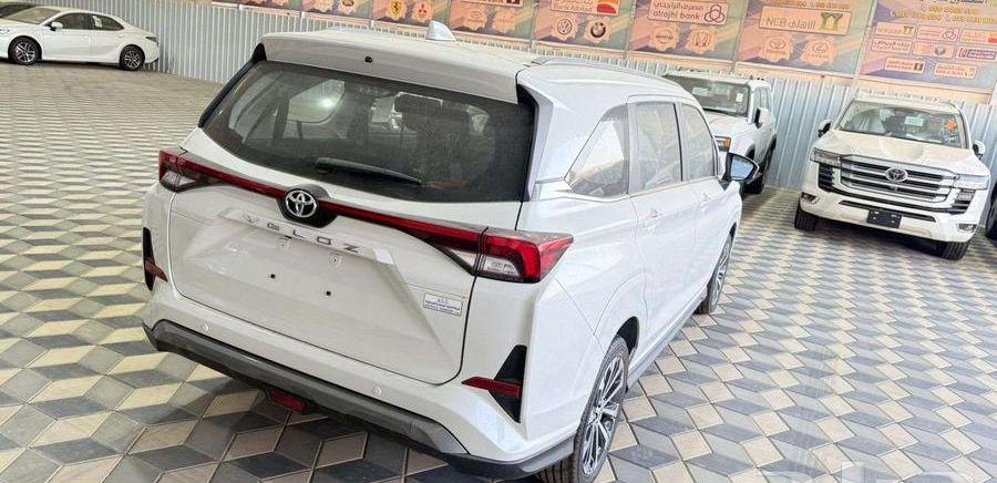 فيلوز ابيض 2025