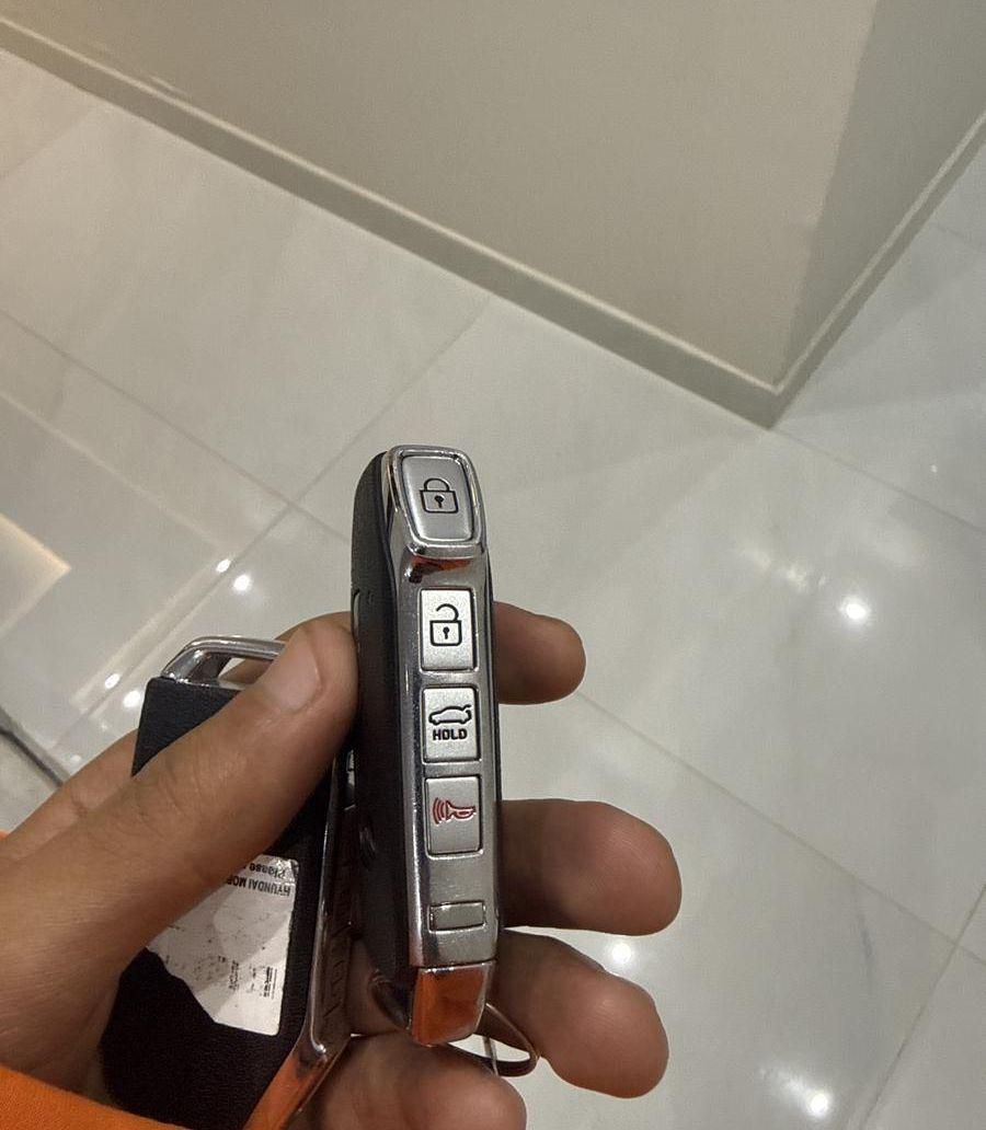 للبيع مفاتيح كادينزا