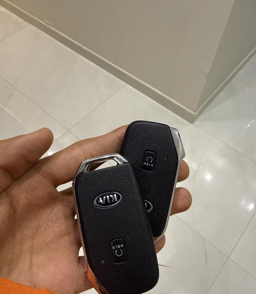 للبيع مفاتيح كادينزا