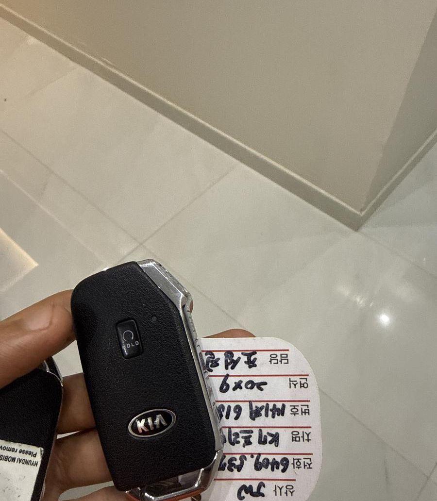 للبيع مفاتيح كادينزا