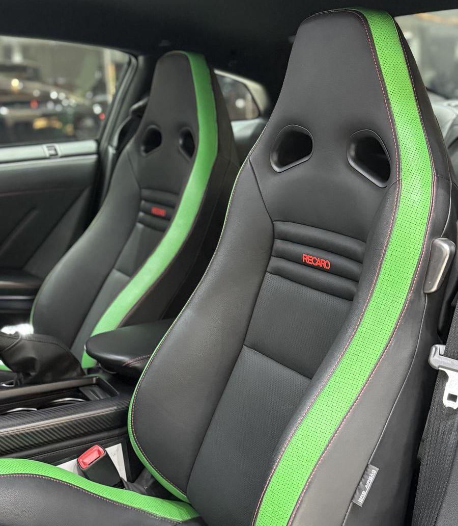 NISSAN GTR