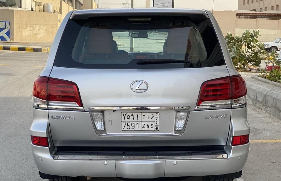 لكزس LX 2012