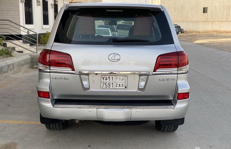 لكزس LX 2012
