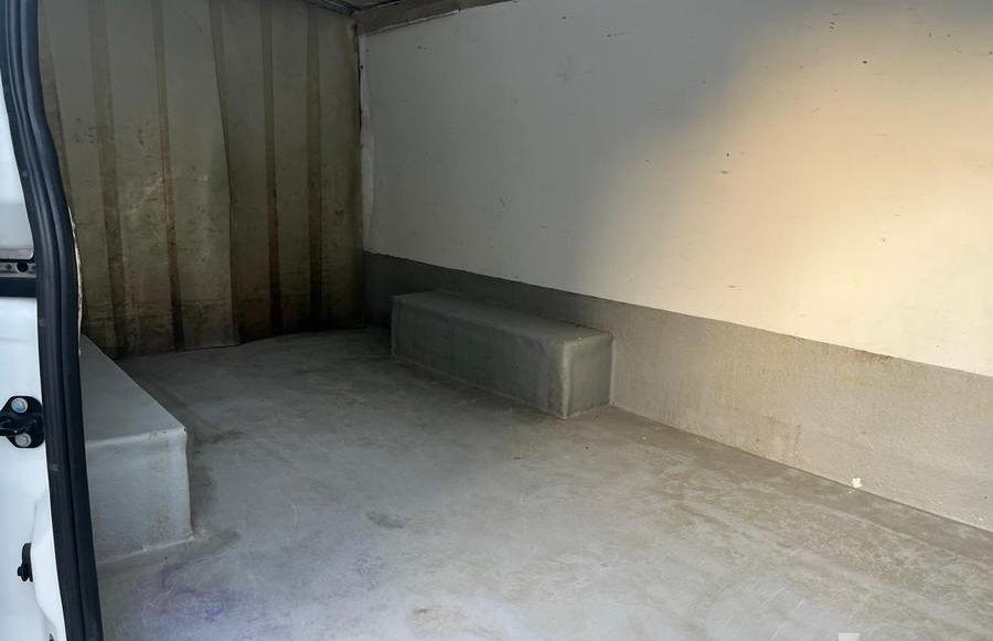 نيسان باص ثلاجة