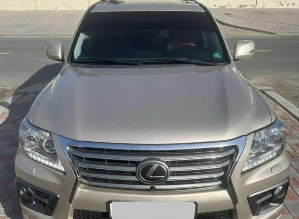 2013 لكزس LX