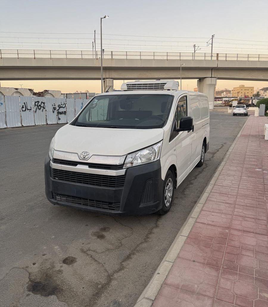 باص ثلاجة للإيجار