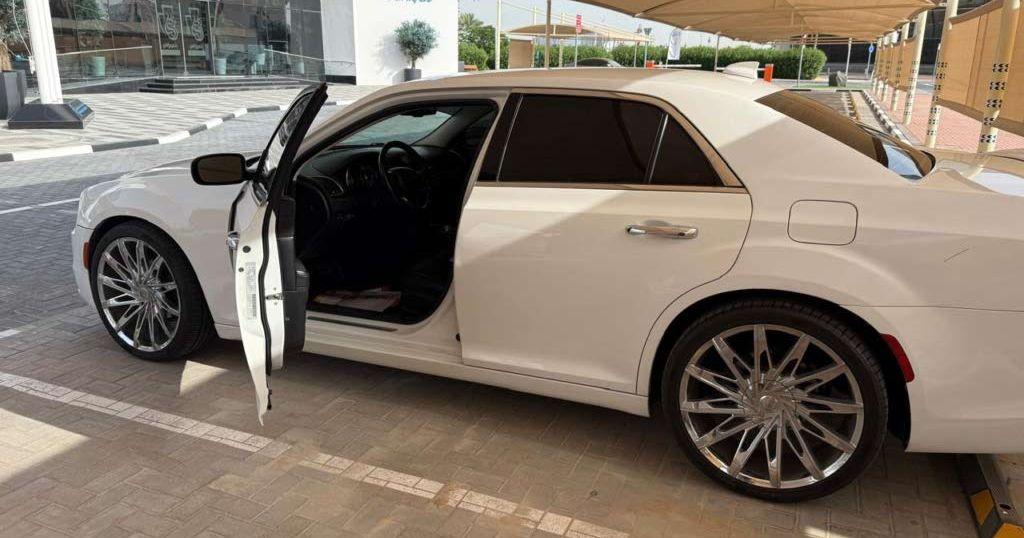 2018 كرايسلر 300