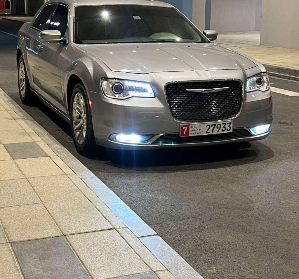 2016 كرايسلر 300