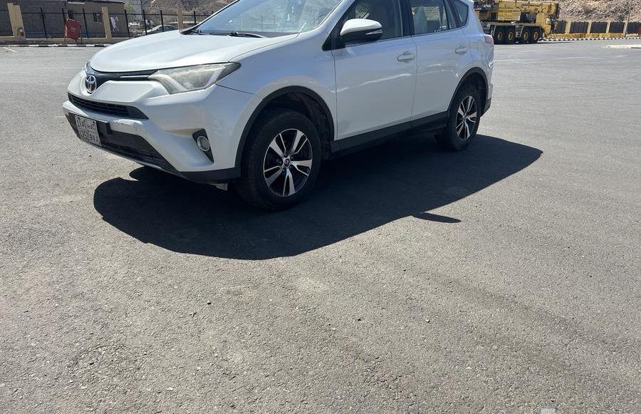 اف فور نص