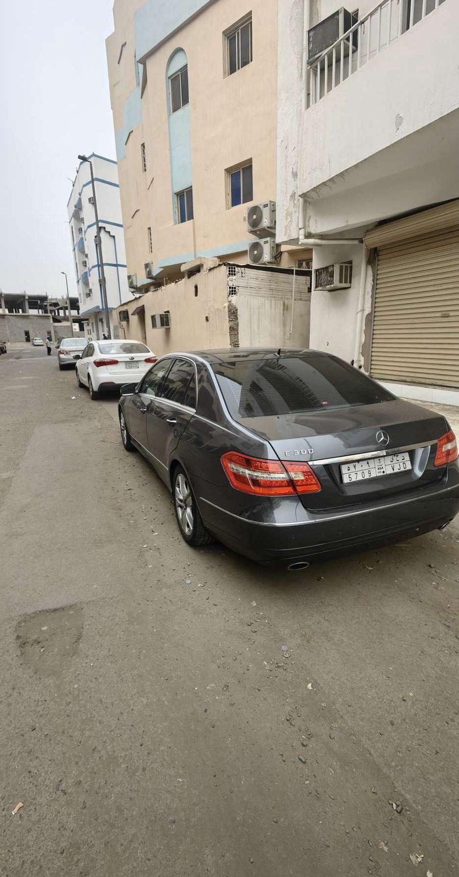 مرسيدس E300 2010