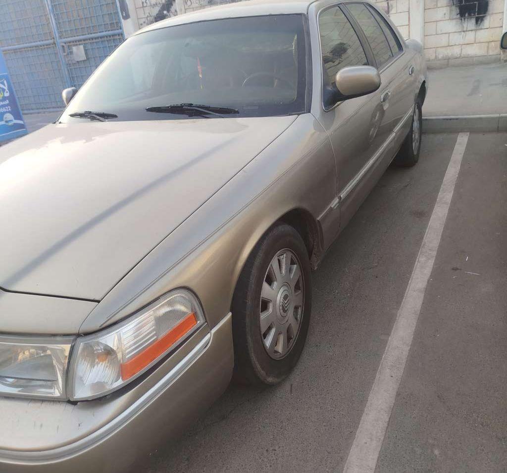 2003 فورد كراون