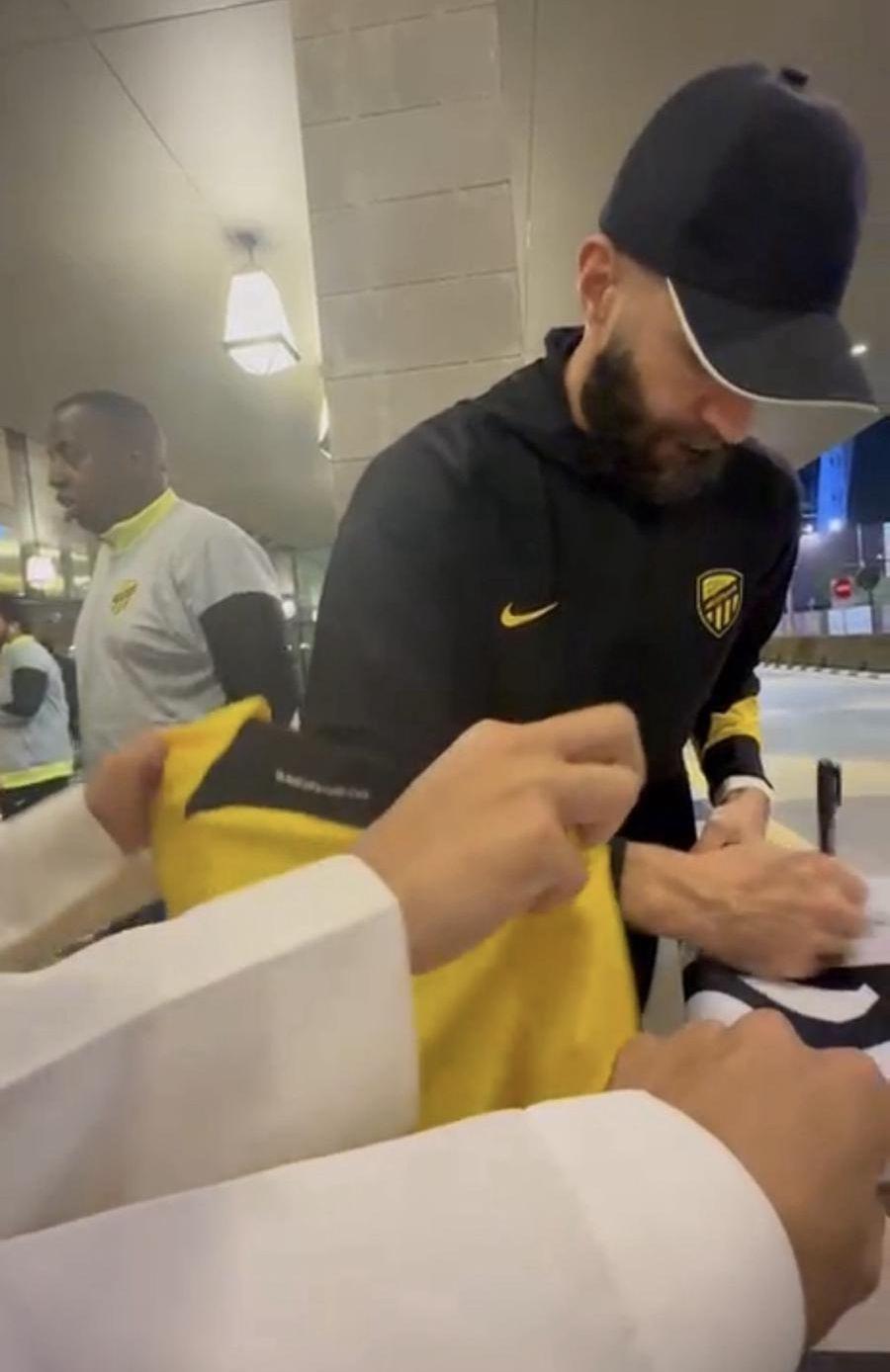 تيشرت الاتحاد موقع
