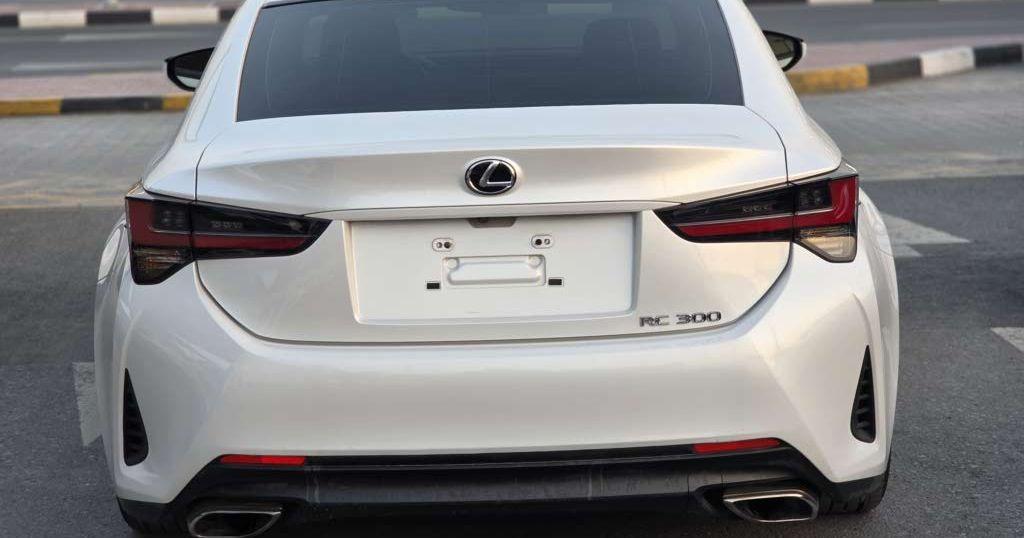 2019 لكزس RC