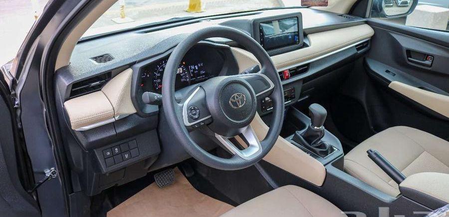 تويوتا يارس استندر