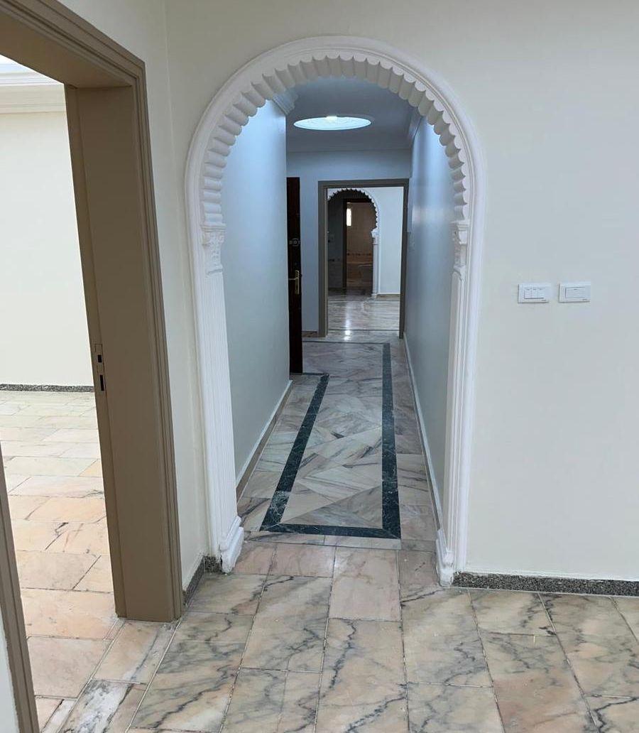 دور أول للايجار