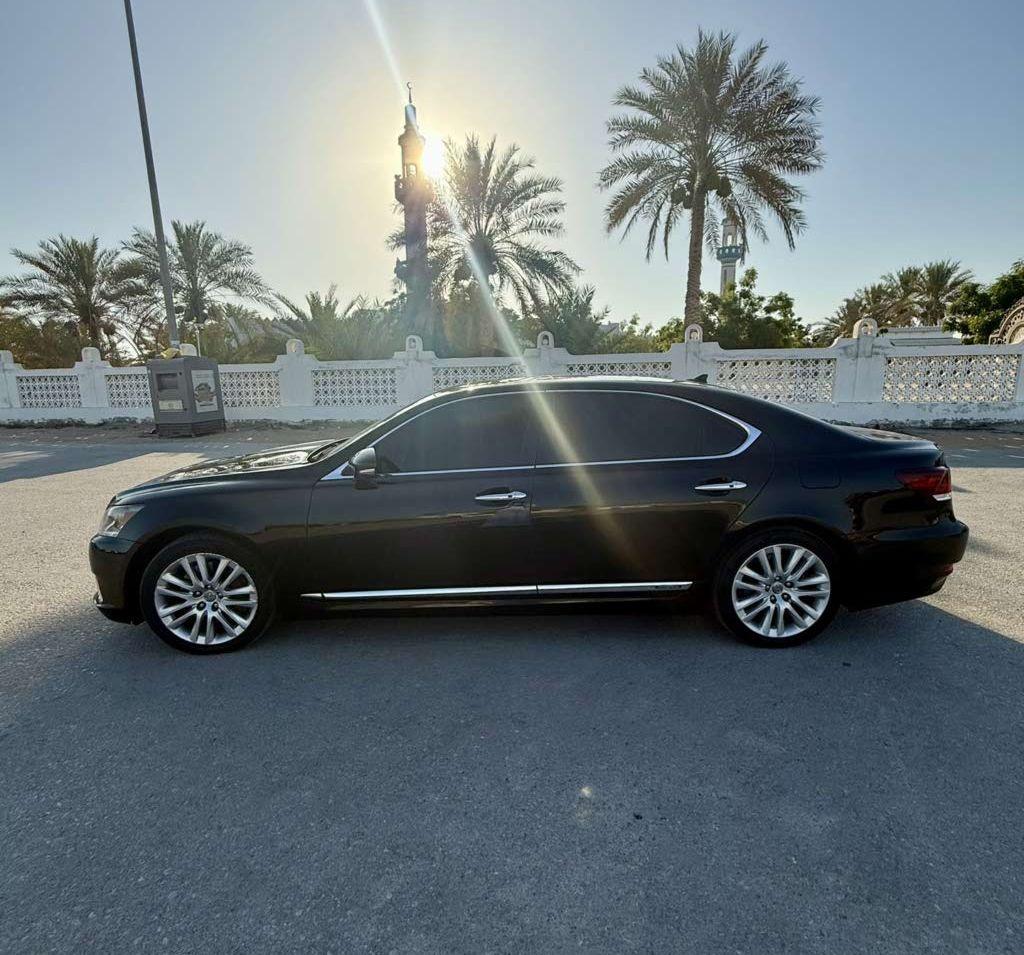 2013 لكزس LS