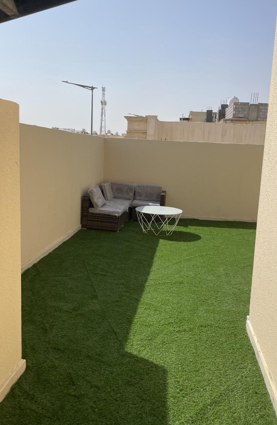 شقه مفروشه مع