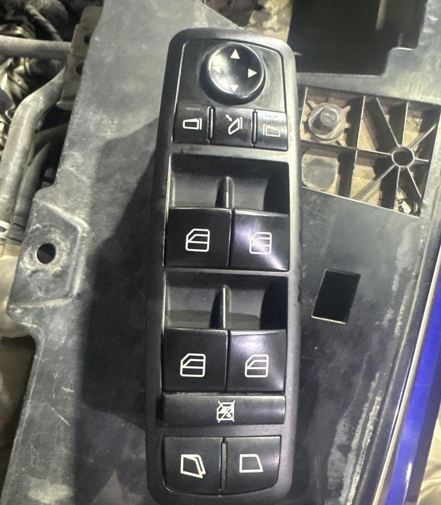 قطع غيار R