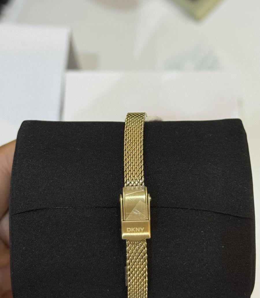 ساعة دكني DKNY