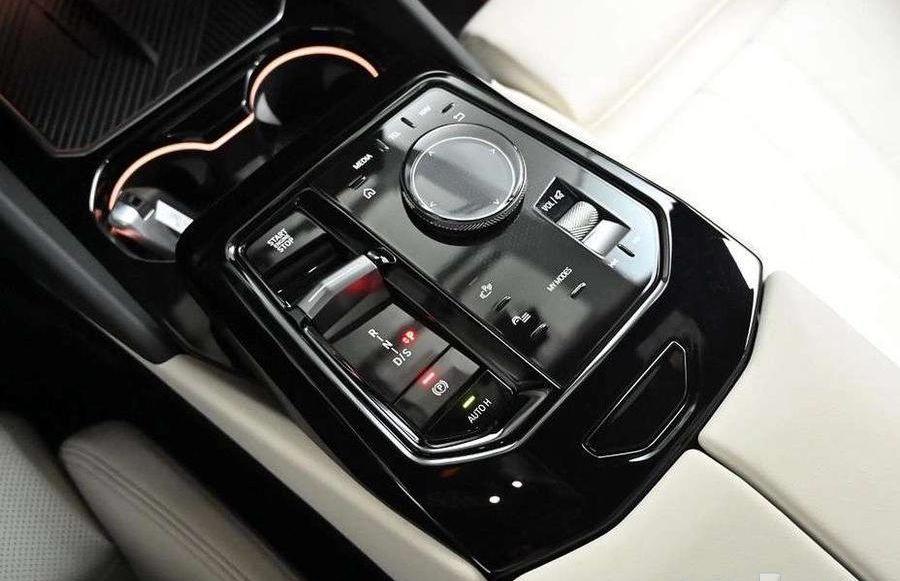 BMW 520i SPORT